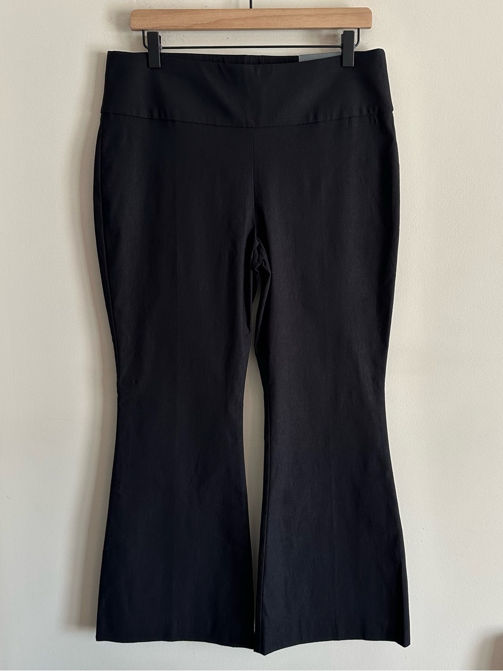 NWT Chico’s So Slimming Emme Flare Wide Waistband Pull On Pants Black 1.5P 10 P